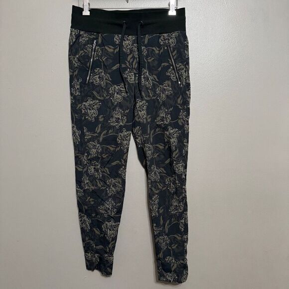 Athleta Trekkie North Printed Jogger Pants Sz 4 Terra Firma Olive Green #657666 - Picture 2 of 6